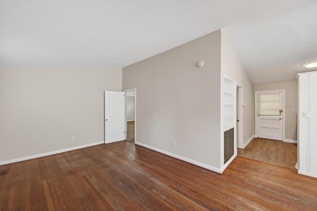 Photo - Brick Home AVAILABLE NOW