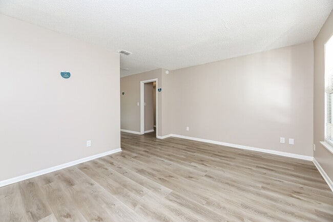 Photo - 1104 Le Brun Dr