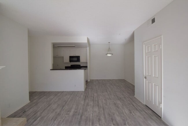 Photo - 11594 Moorpark St Unit 205