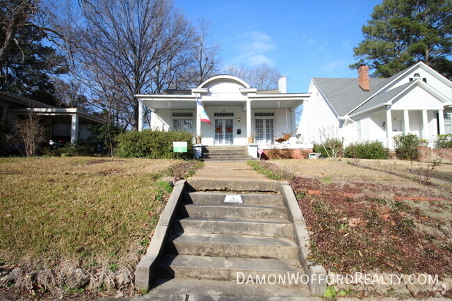 Building Photo - 844 Belhaven St Rental