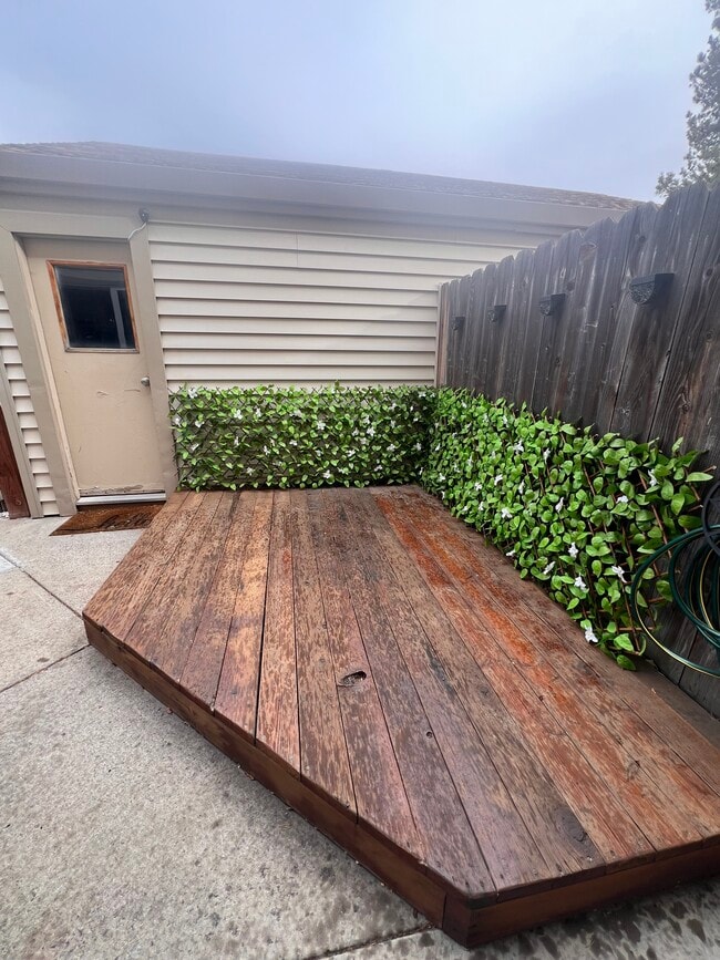 Photo - 13902 Lear Blvd