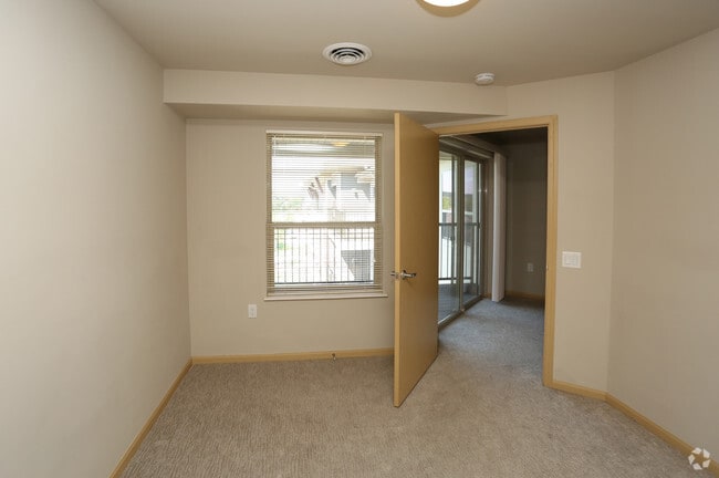 2BR, 1BA