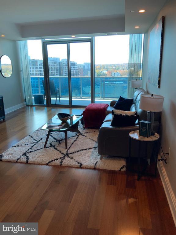 Photo - 1881 N Nash St Unidad 1806