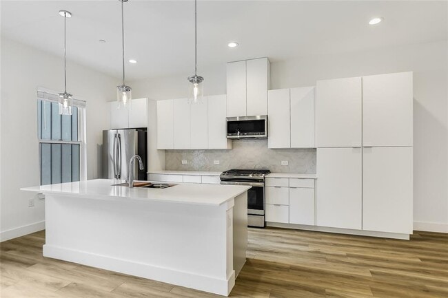 Photo - 590 Old Ml Rd Unidad 117