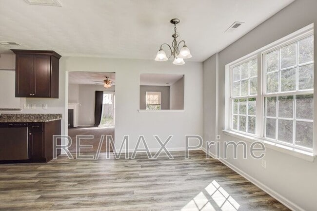 Photo - 4164 Reid St