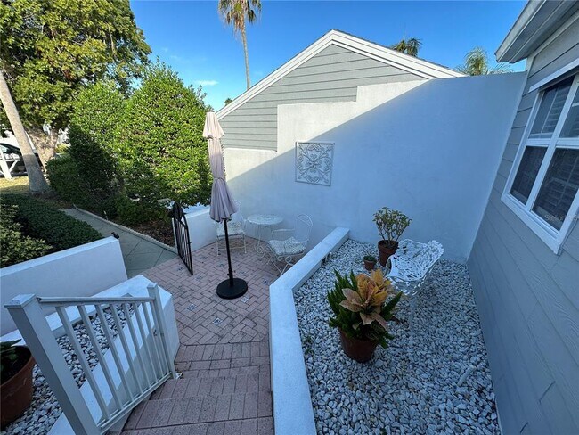 Photo - 517 Woodstork Cir