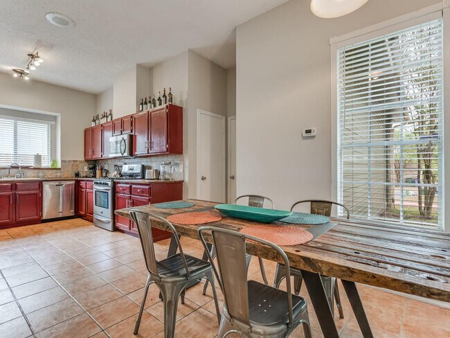 Photo - 14608 Town Hill Dr Unidad ID1314611P