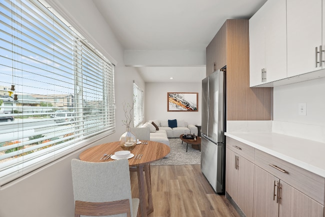Building Photo - 1358 W 36th St Rental