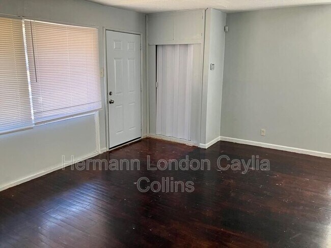 Photo - 9839 Medford Dr