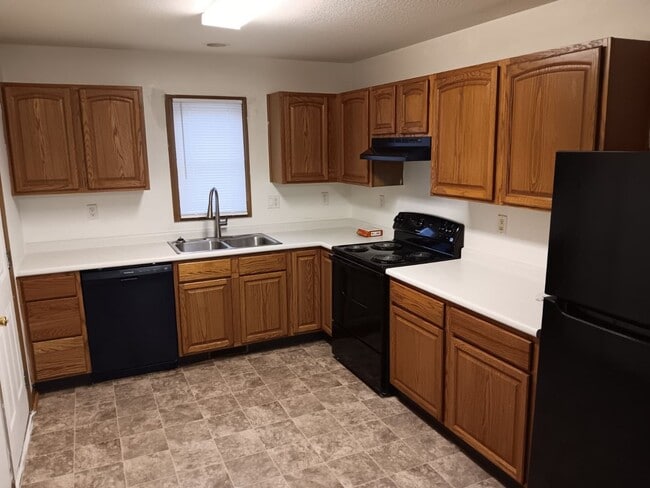 Building Photo - For Rent - Four-Bedroom Two-Bathroom Home Available NOW!