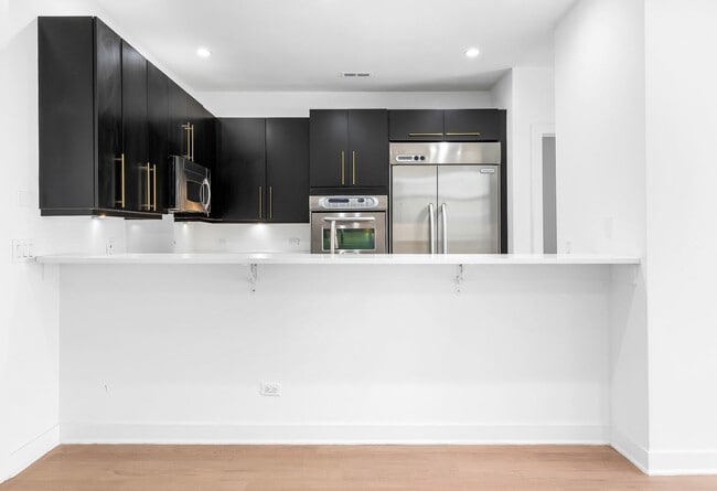 Photo - 914 W Hubbard St