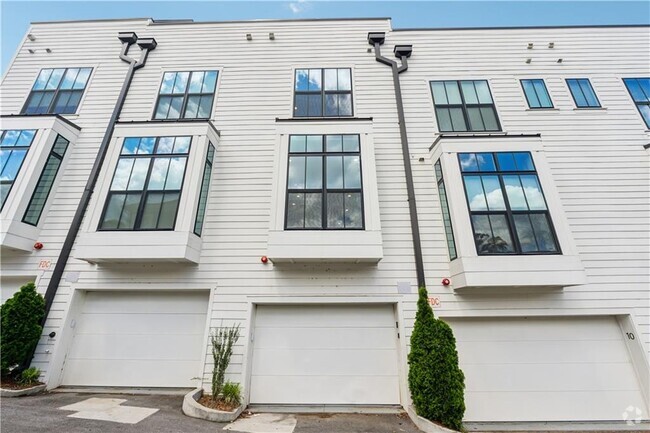 Building Photo - 75 Boulevard NE Rental