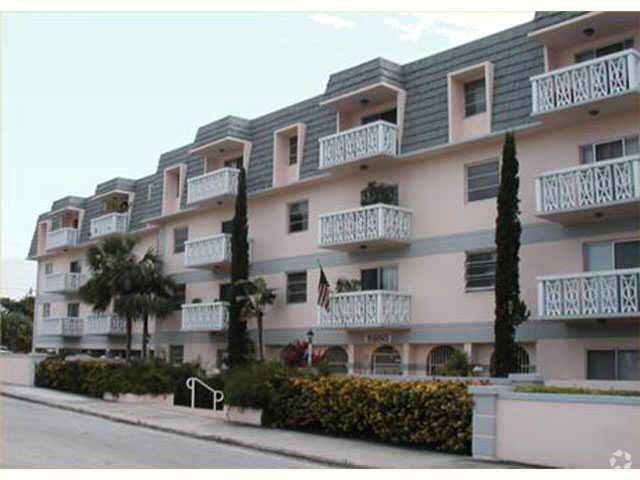 Sunset Square - Sunset Square Apartments