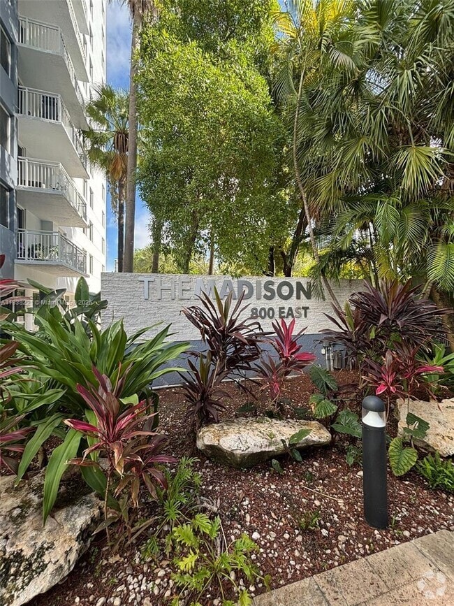 Building Photo - 800 N Miami Ave Unit E-605 Rental