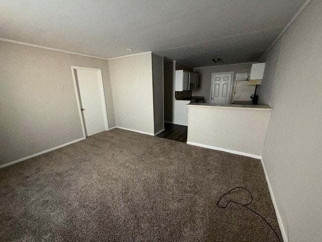 Photo - 3015 Batavia St