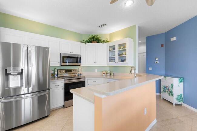 Photo - Beautiful Fully Furnished 3/2 Bouchelle Is...