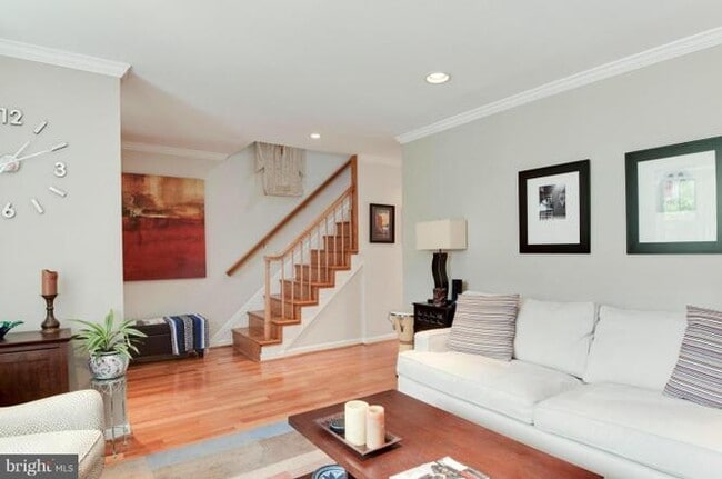 Photo - 923 T St NW