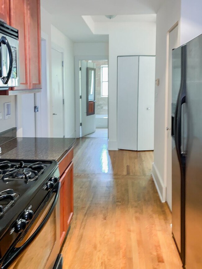 Photo - 3453 N Wolcott Ave Unit 1