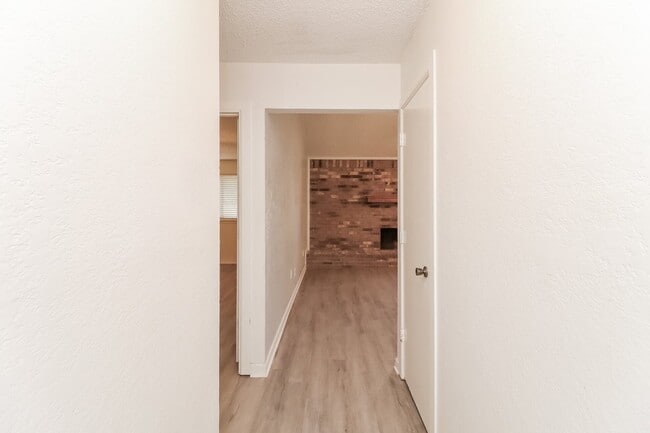 Photo - 6001 Old Mill Ct