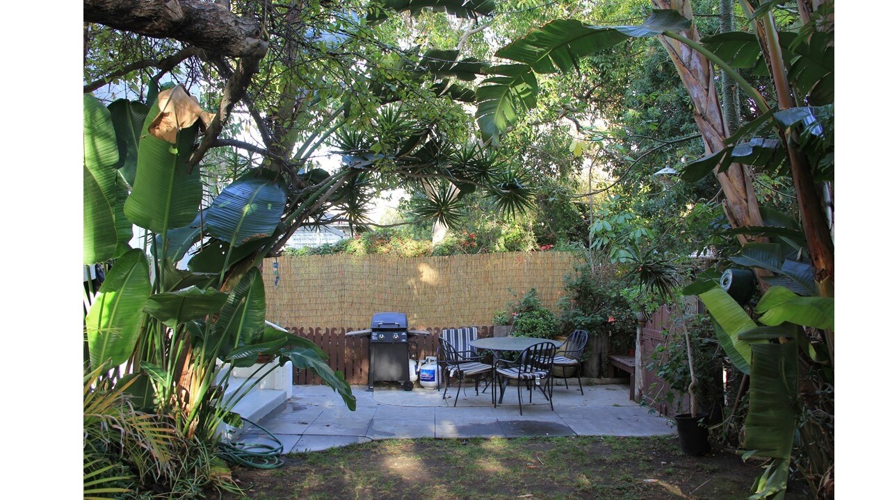 Photo - 27 Ozone Ave