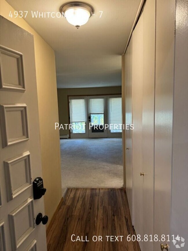 Building Photo - 2 Bedroom 1 Bath in Madison, WI Unit 7 Rental