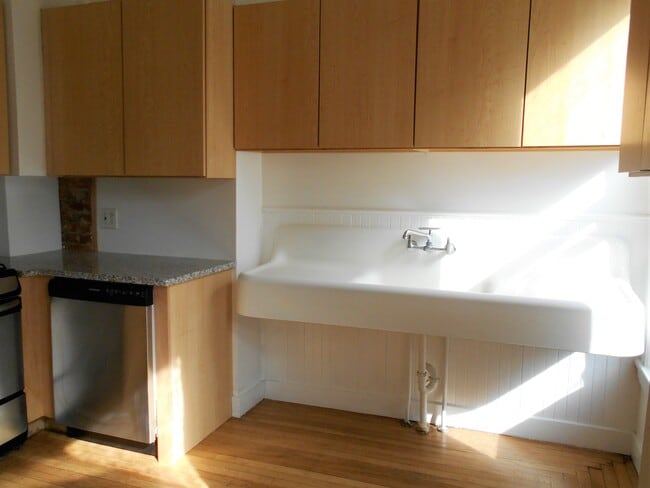 Photo - 8 5th Ave Unit 8 5th Ave Apt 2