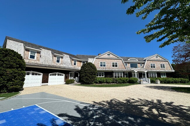 Photo - 262 Mecox Road House