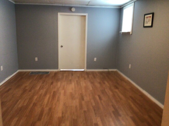 Photo - 1252 Kenneth Ave Unit Apt #1