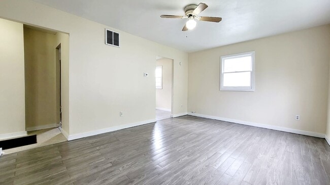 Photo - 529 S Kenmore St