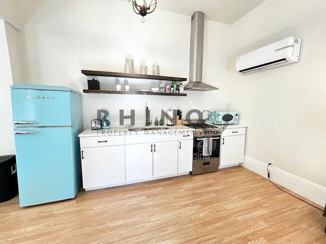 Building Photo - 261 27th St Unit 2