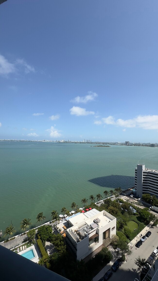 Photo - 1900 N Bayshore Dr