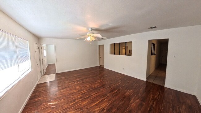 Photo - 3327 Valerie Ln