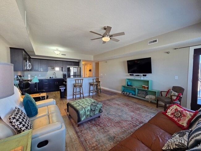 Photo - 221 E 5th St Unit E 5th 221 #209