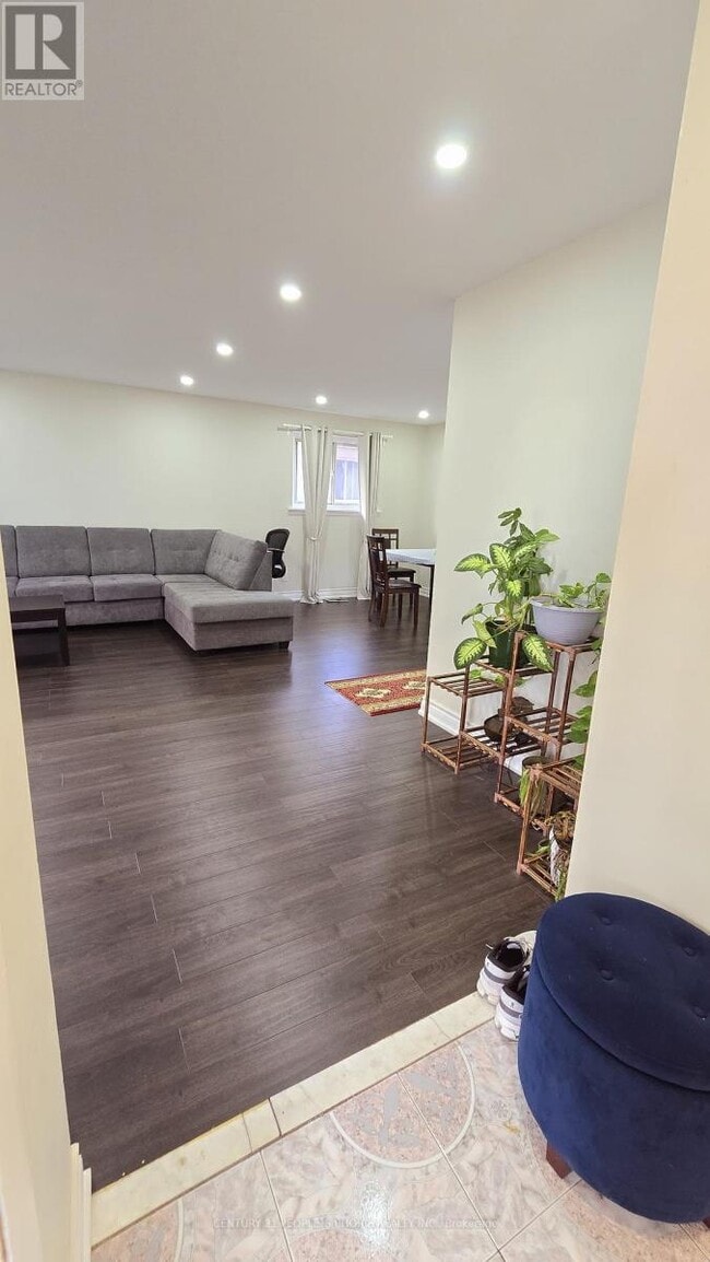 Photo - 22 Murchison Crescent