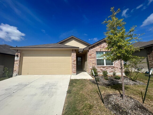 Building Photo - *COMING SOON* 3-Bedroom with Solar Panels & Resort Amenities – Pool, Gym!