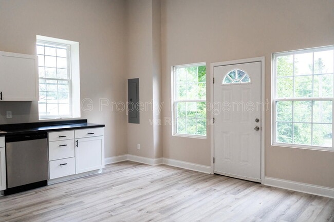 Photo - 2242 Price Ave Unit B