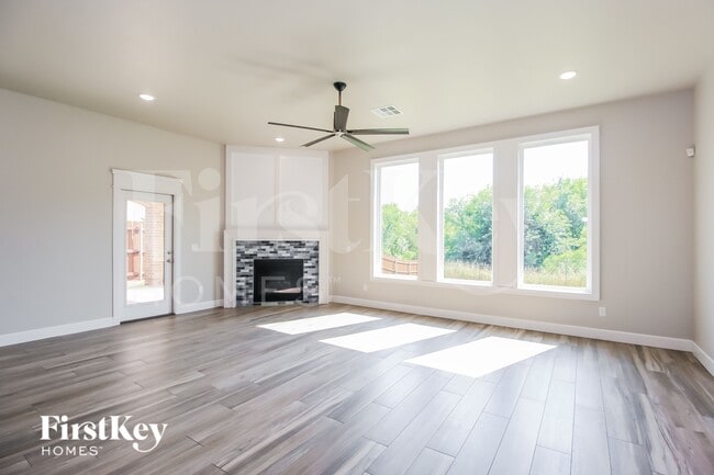 Photo - 15901 Aparados Wy