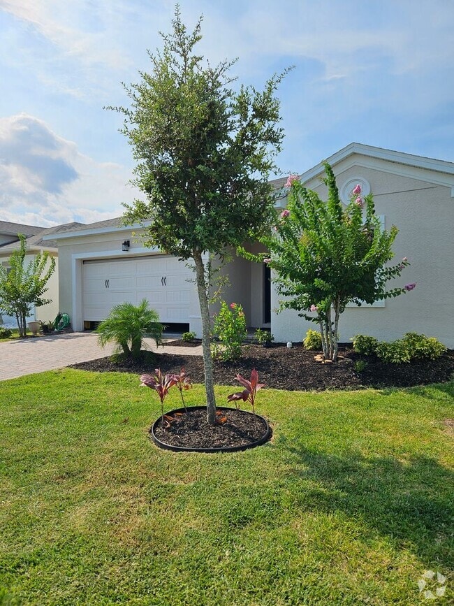 Building Photo - 4 Bedroom 2 bath beautiful spacious home i...