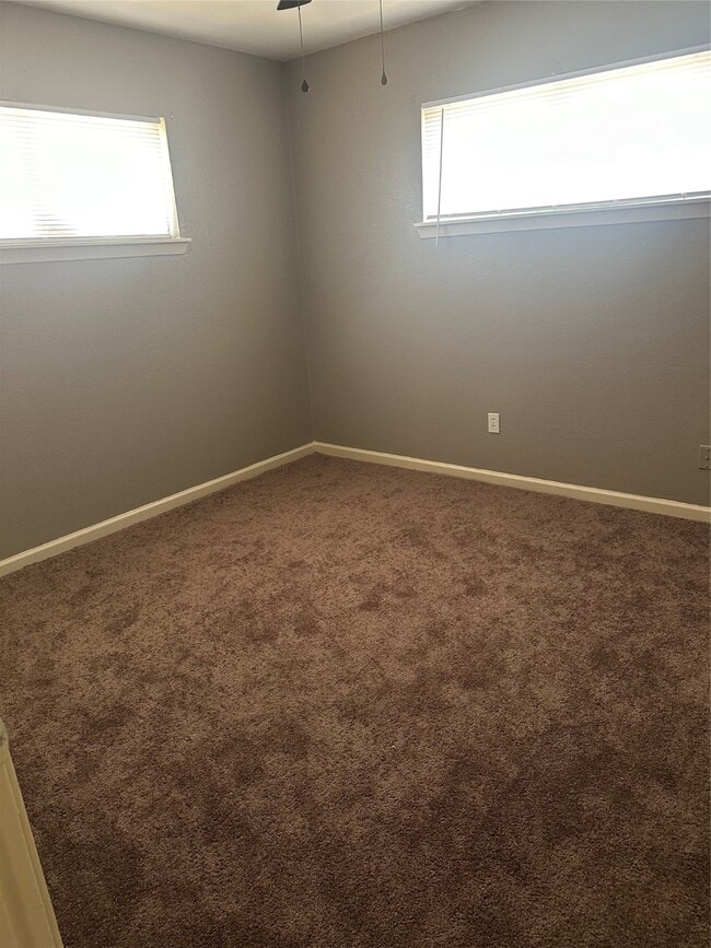 Building Photo - 5962 Ardmore St Rental