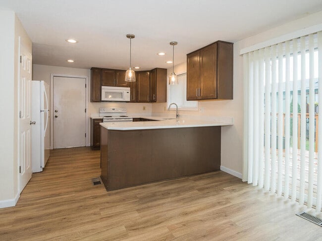 Photo - 1475 SW Orchard Ave