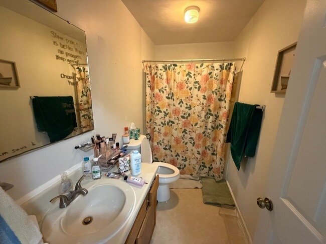 Photo - 4 Bedroom, 2.5 Bathroom Townhouse in the heart of Blacksburg