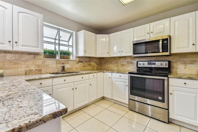 Photo - 1300 Farragut Dr N