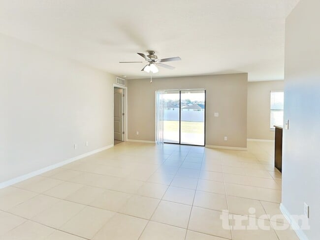 Photo - 1479 Swan Lake Cir