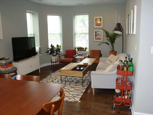 Photo - 2800 W Logan Blvd Unit 2