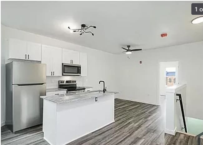 Building Photo - 6145 Lansdowne Ave Unit 6145 Landsdowne Avenue, Apt. 2