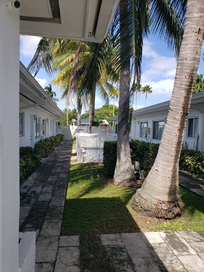 2 Bedrooms in Hallandale Beach - 2 Bedrooms in Hallandale Beach Rental