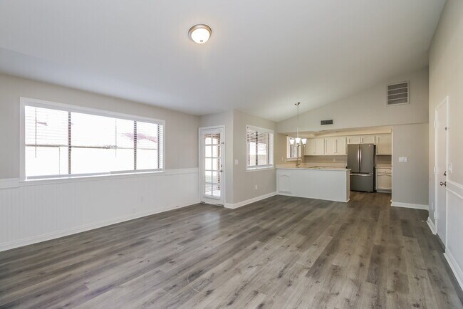 Photo - 440 E San Pedro Ave