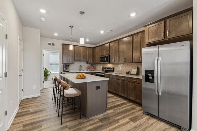 Building Photo - Pax Place at Cascades Rental