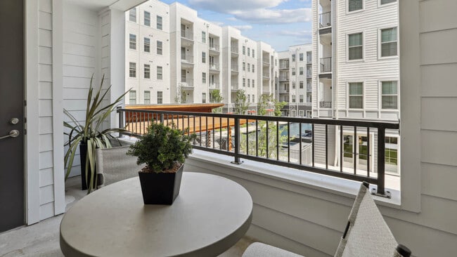 Building Photo - Remy