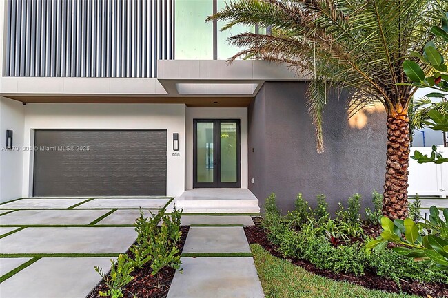 Photo - 6818 NW 104th Ct Casa